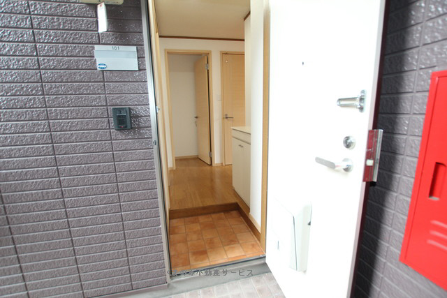 玄関 クローバーA棟 101号室 2025/11/28撮影 写真10