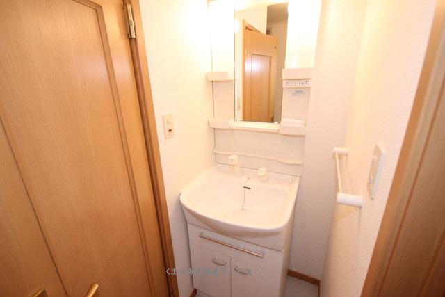 洗面所 パルフェ三隈B棟 201号室 平成22年7月2日 写真5