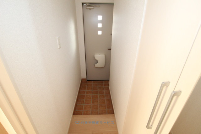 玄関 エトワールD棟 104号室 2021/1/25撮影 写真9