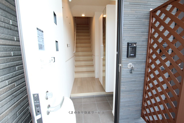 玄関 プレミアム27番館 202号室 2025年11月10日 写真10